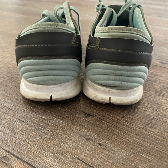 Nike Free Balanza - Athletic Turquoise Purple Sneakers - 7.5 Women's - Picture 4 of 5